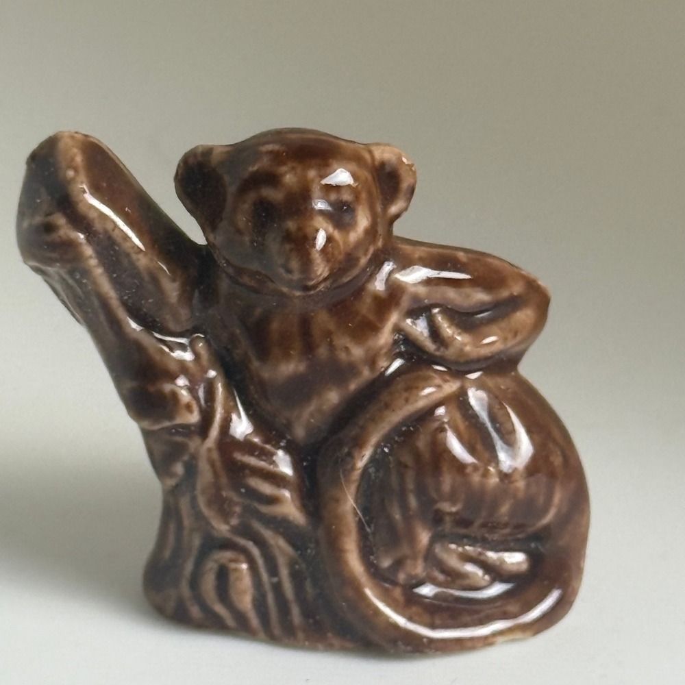 Wade Whimsies Lemur Langur Figurine Brown Glossy Porcelain England